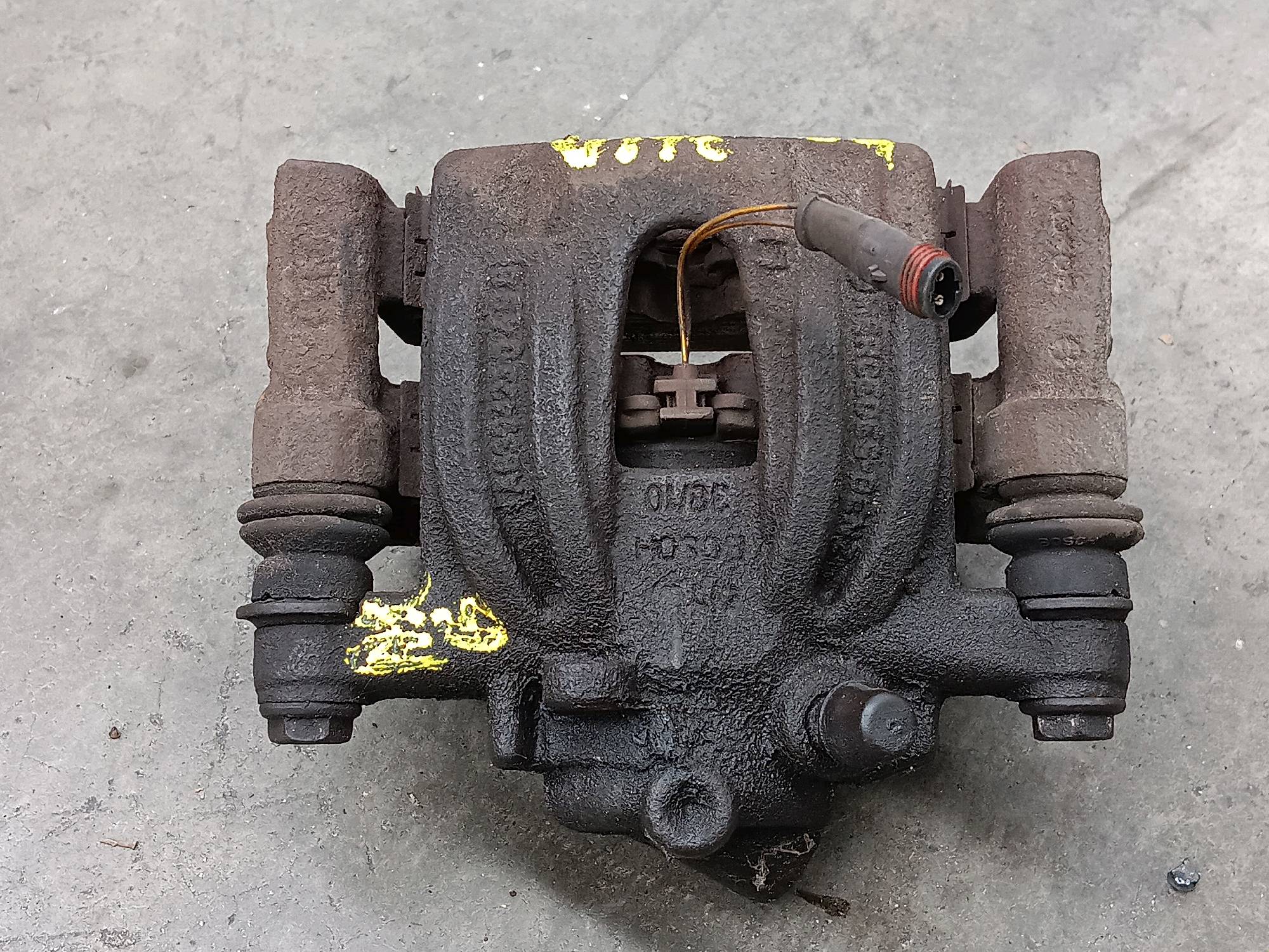 Remschijf links ACHTER Mercedes-Benz VITO W639 2003 - 14