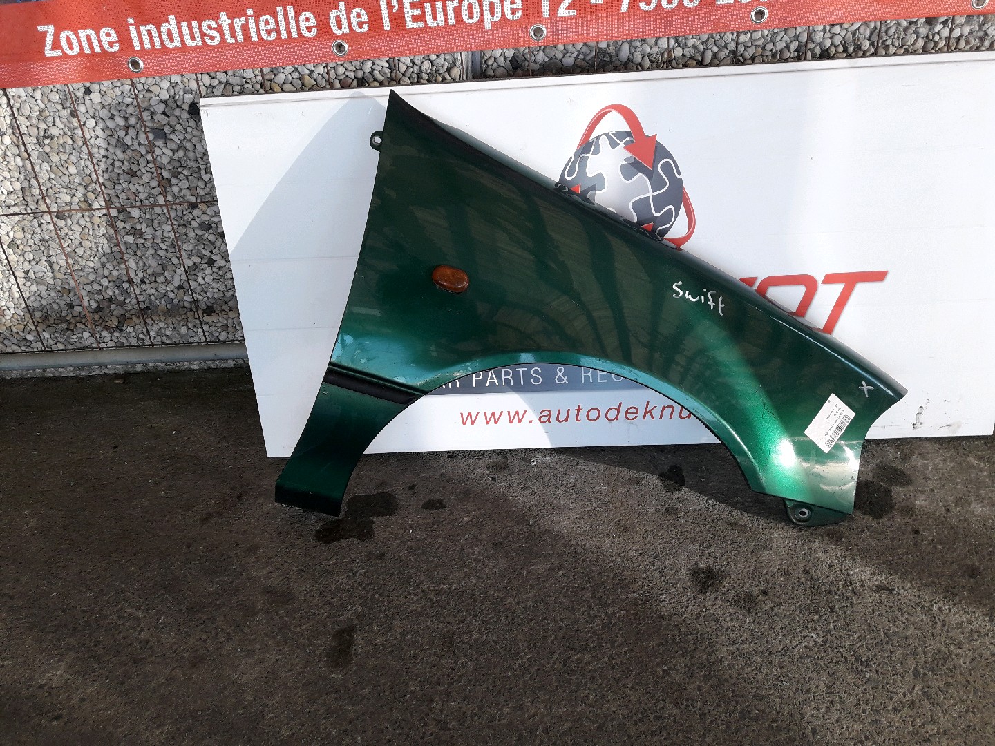 Vleugel rechts voor Suzuki SWIFT I 1995 - 03 MA