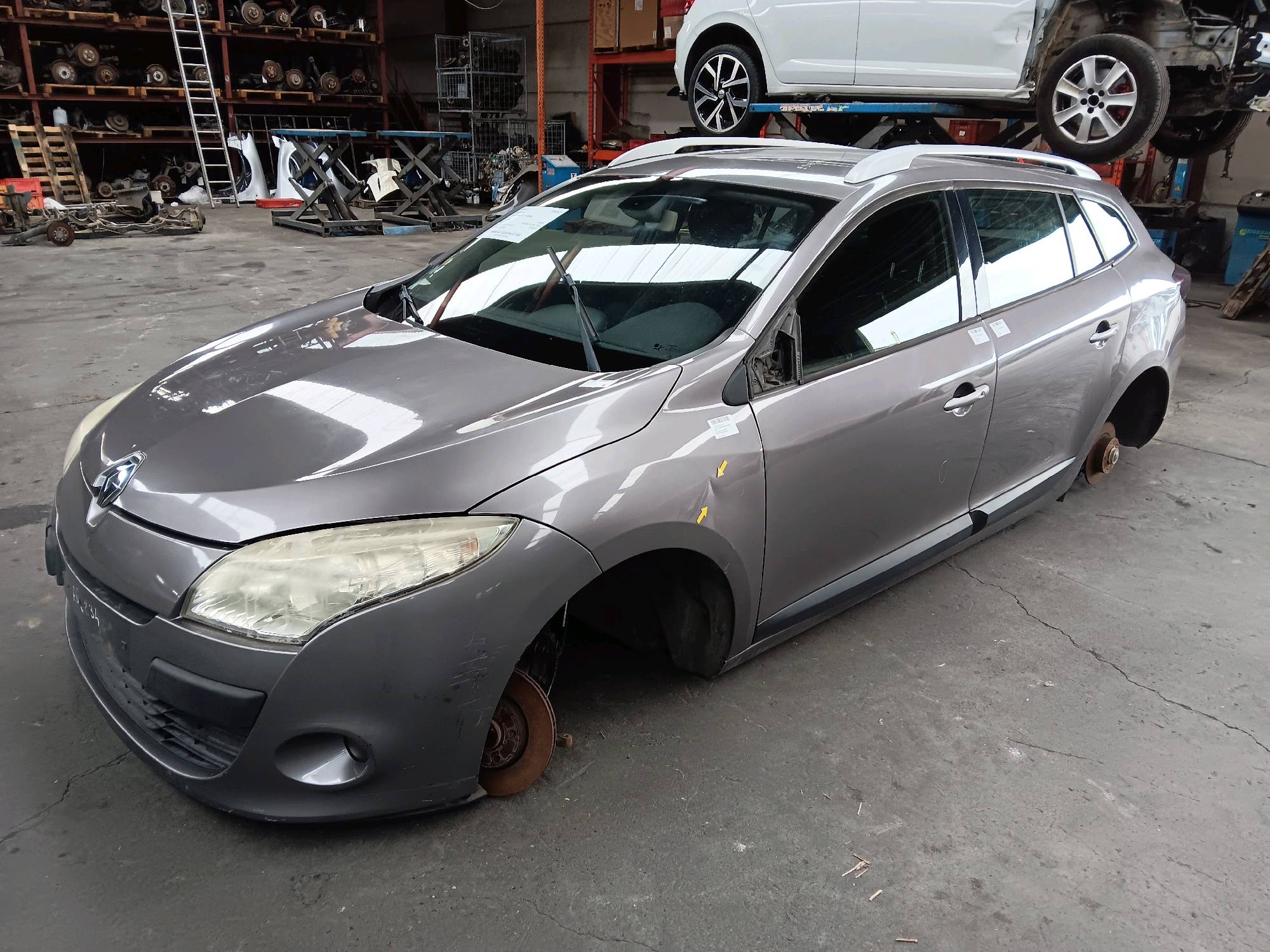 Flank links voor Renault MEGANE III 2009 - 15