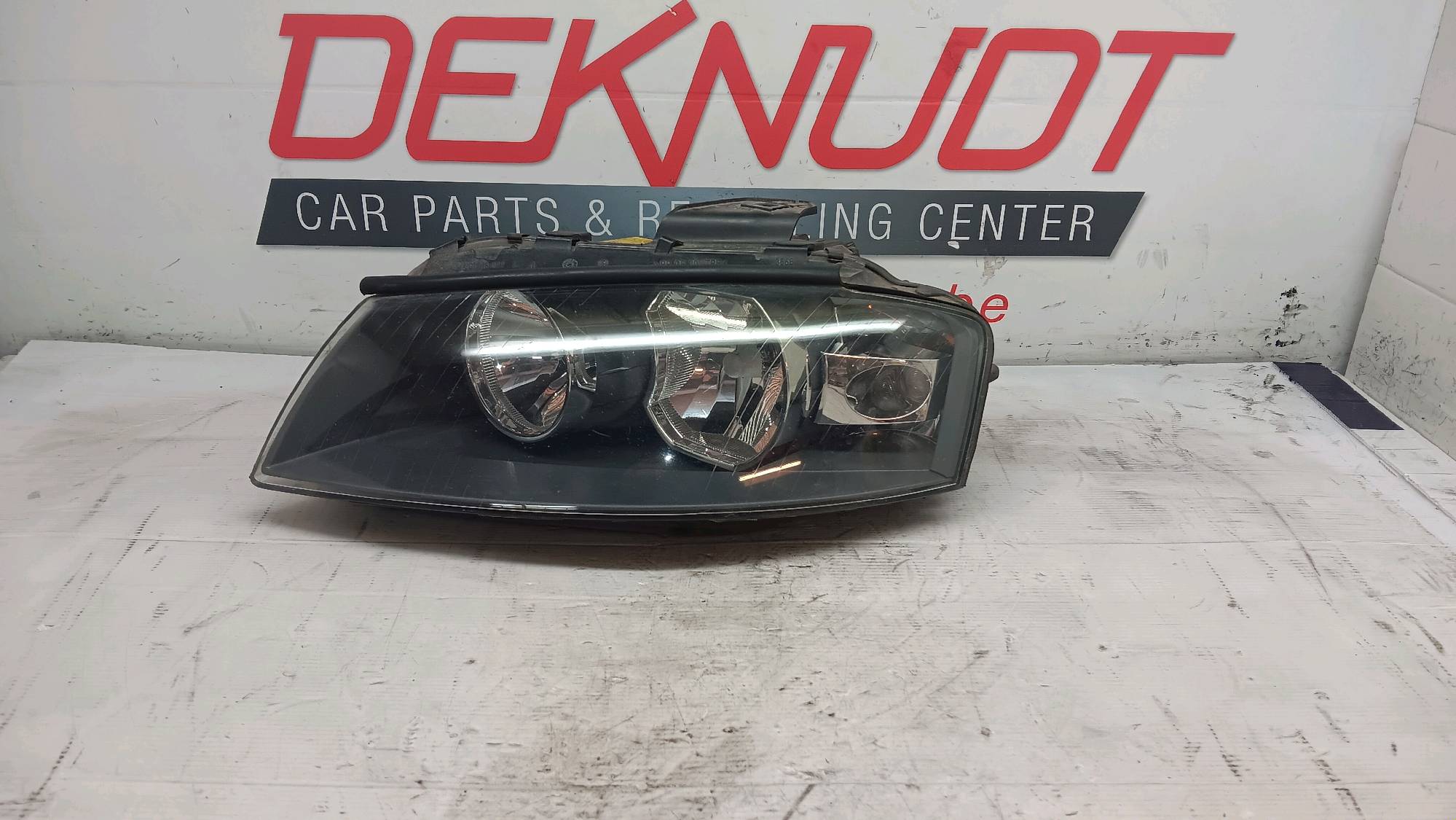 Headlight lift Audi A3 8P 2003 - 05
