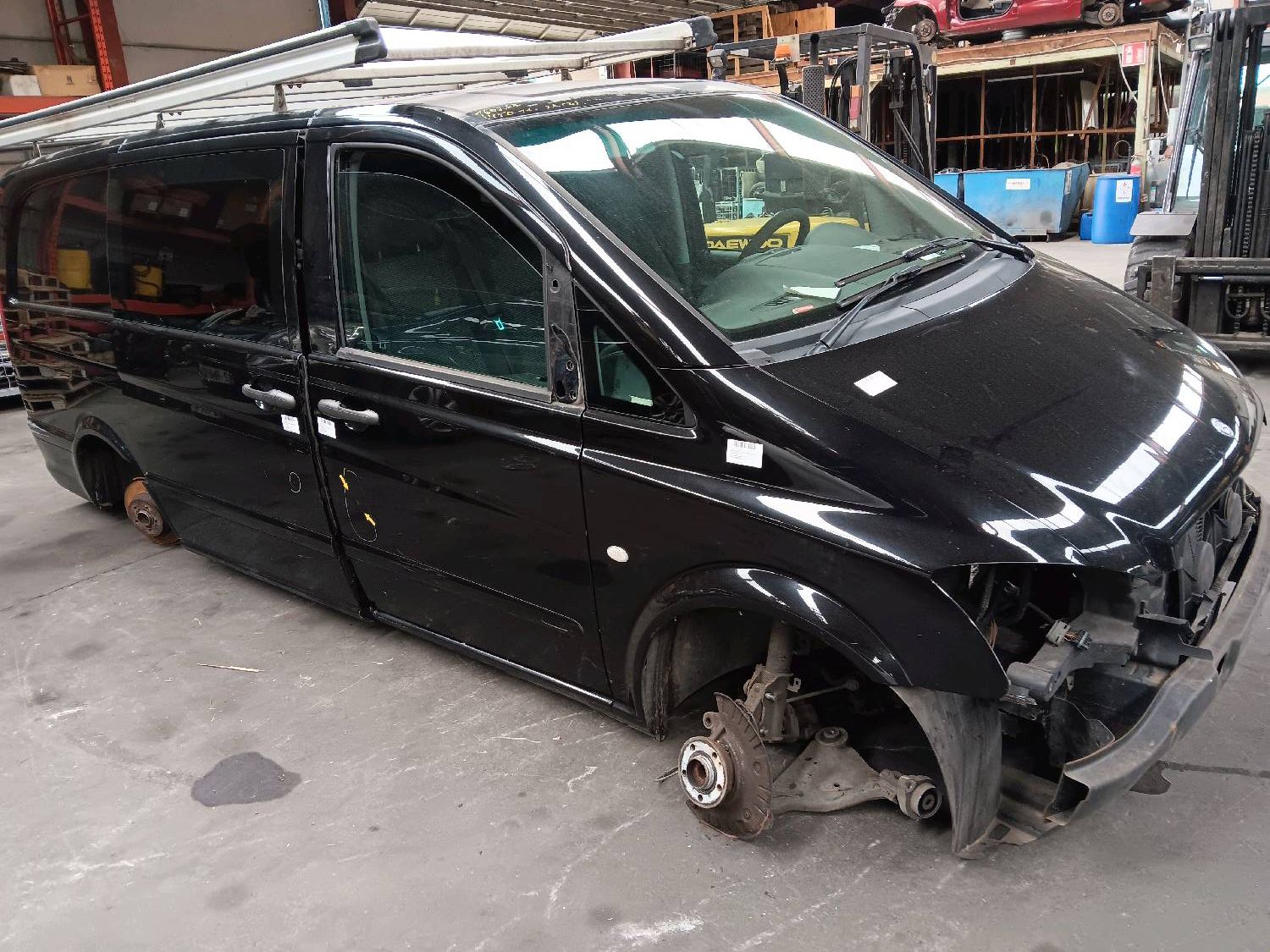 Vleugel rechts voor Mercedes-Benz VITO W639 2003 - 14