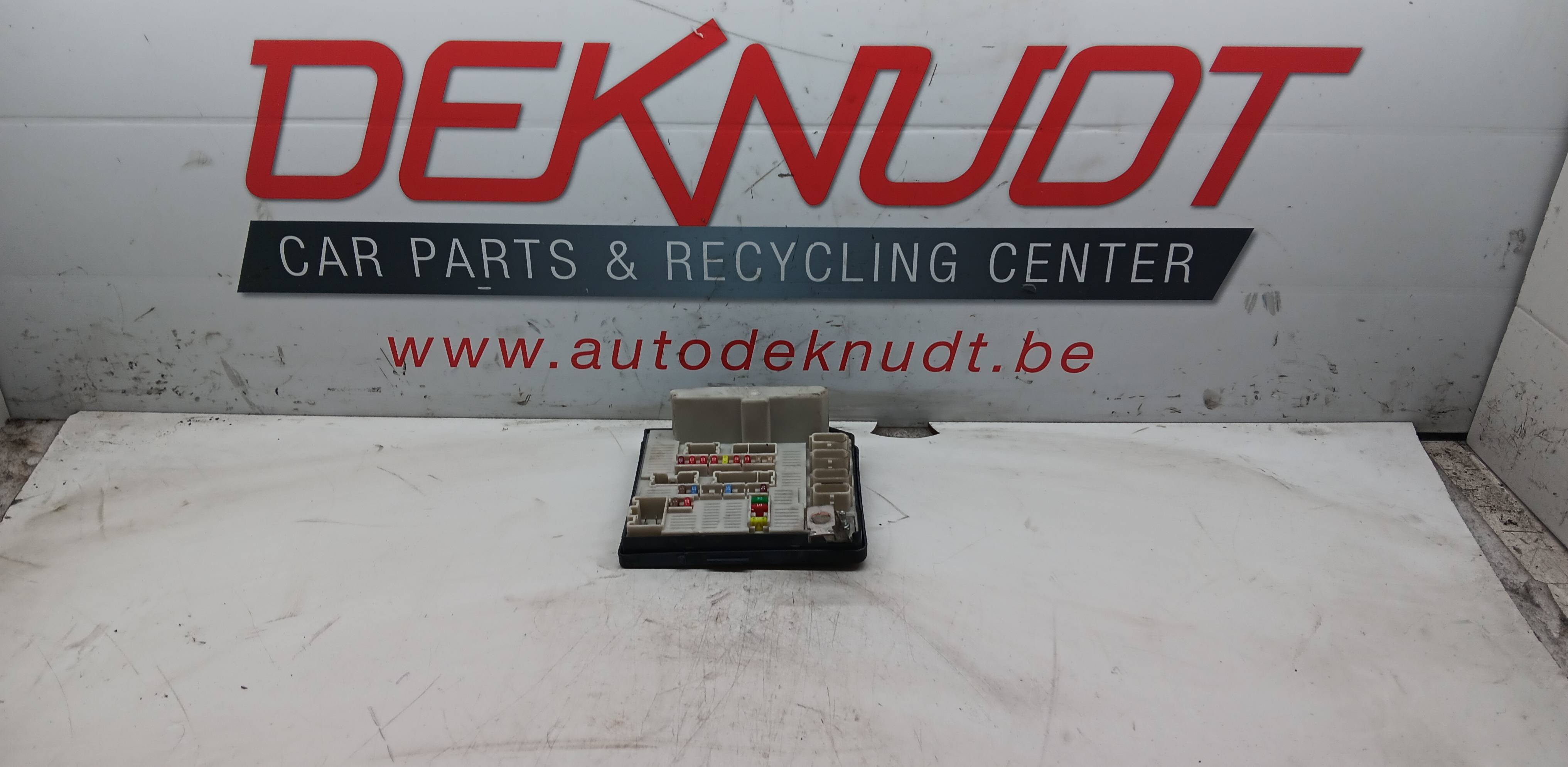 boite à fusible Renault MEGANE II 2002 - 06