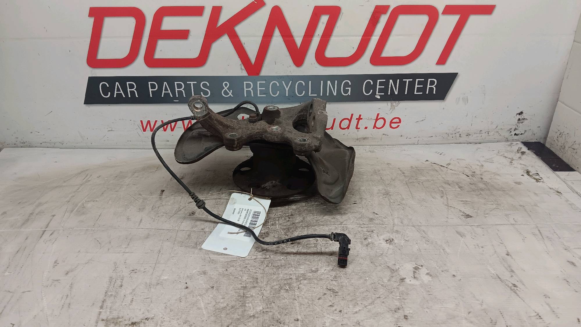 Fusee links voor Mercedes-Benz C 204 2007 - 10