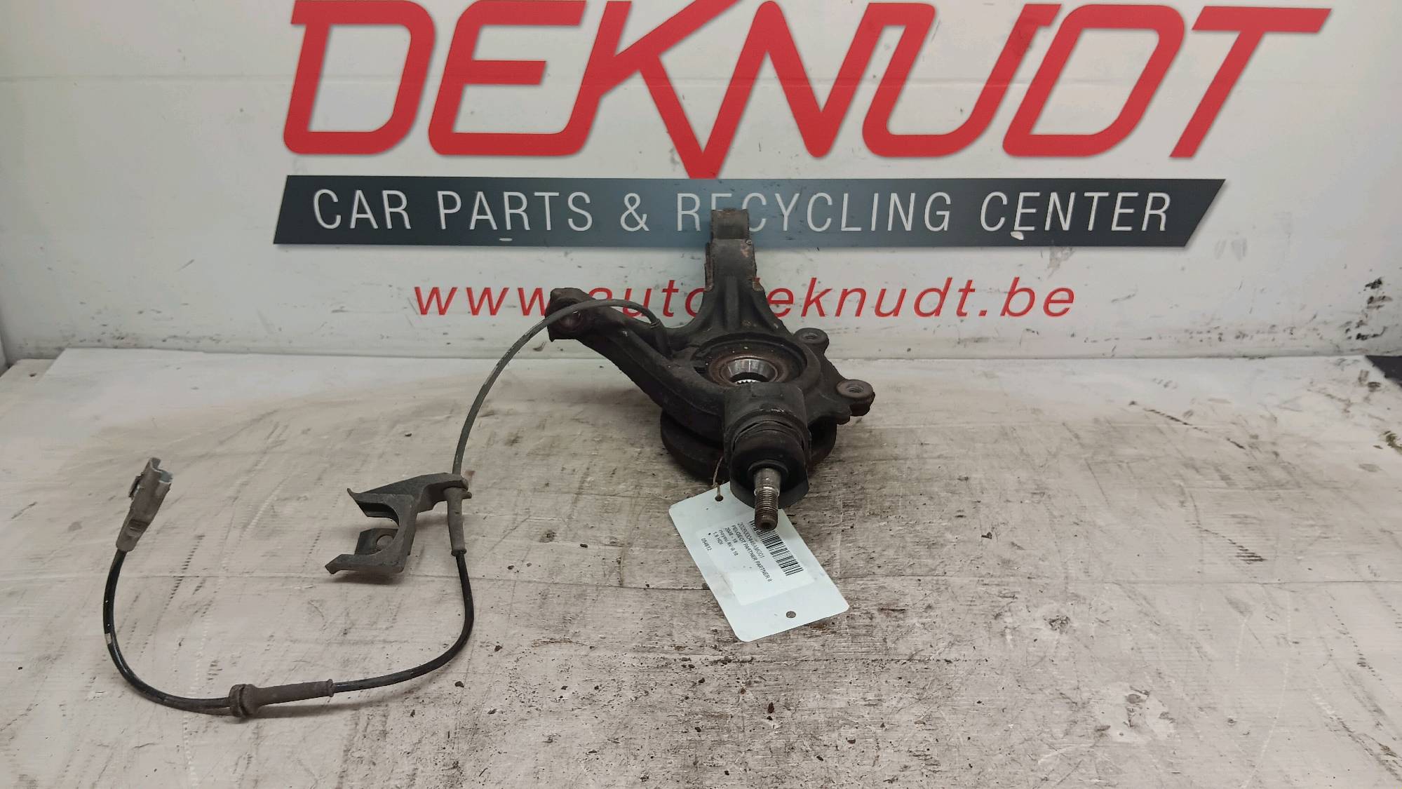 moyeu AV G Peugeot PARTNER II 2008 - 18