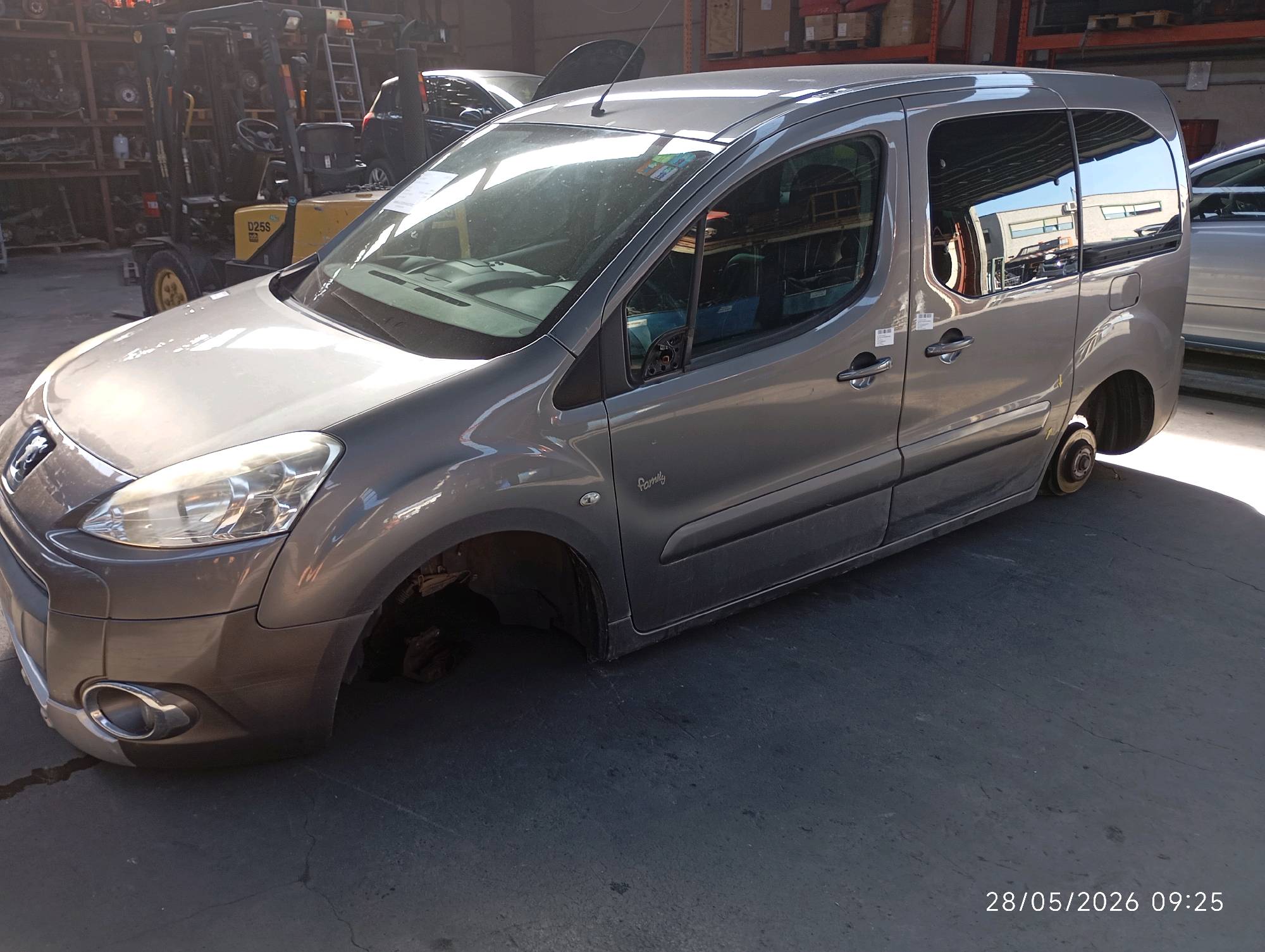 Schuivdeur links Peugeot PARTNER II 2008 - 18
