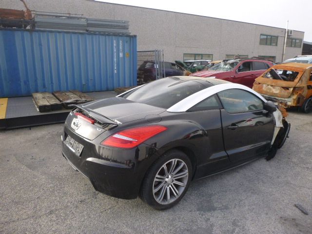 Peugeot RCZ 