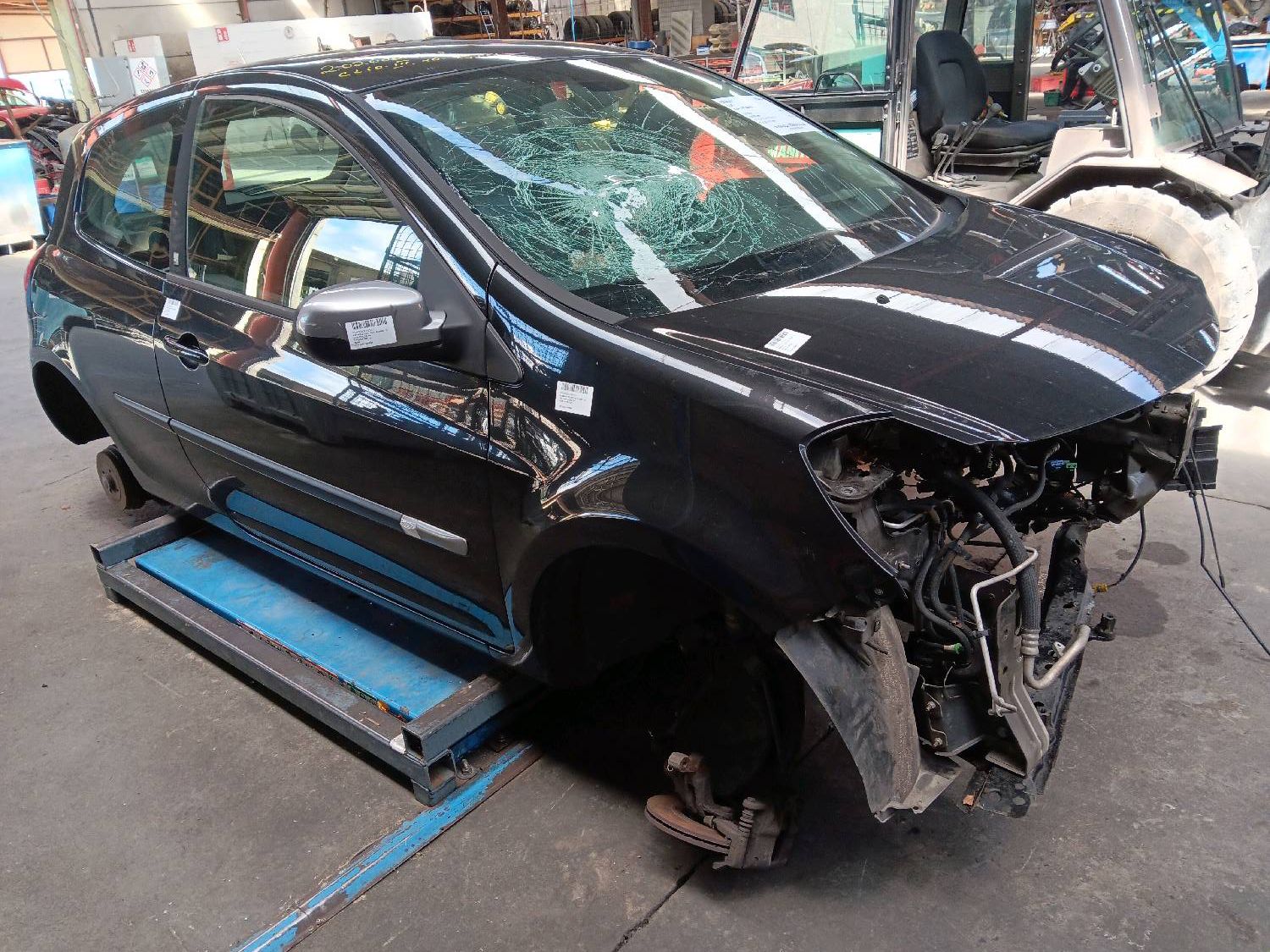 Vleugel rechts voor Renault CLIO III 2009 - 12