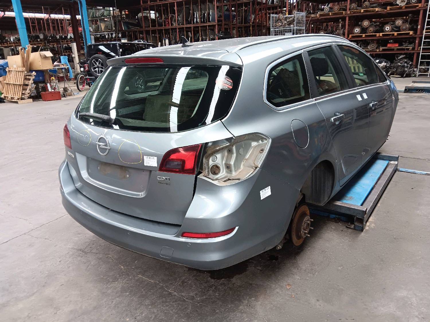 pare choc arr + capteurs Opel ASTRA J 2009 - 12