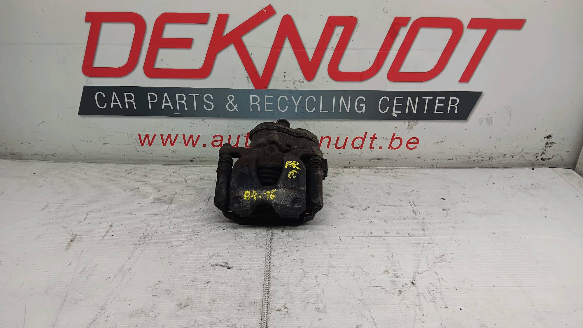 Remschijf links ACHTER Audi A4 B9 2015 - 18