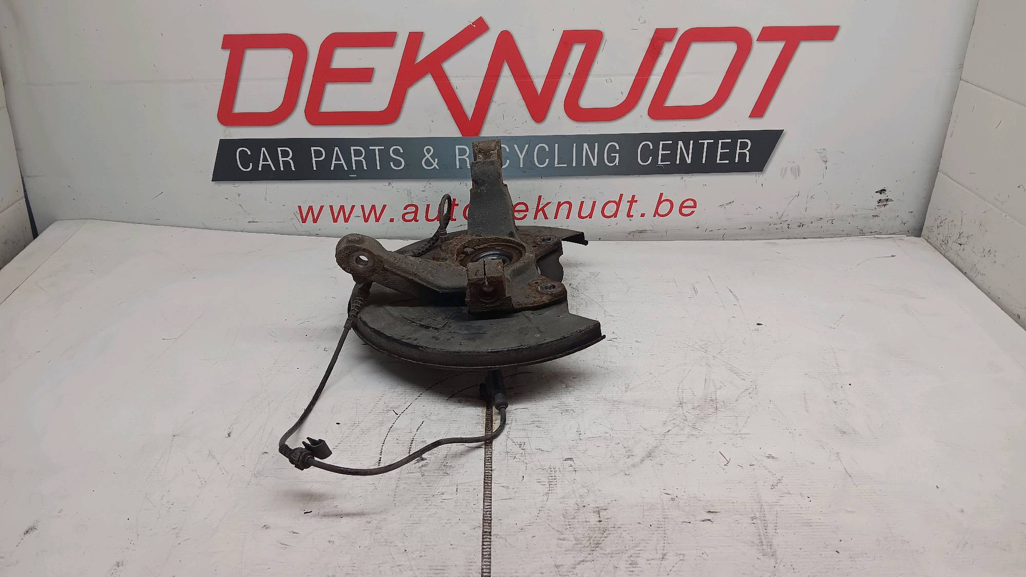Fusee links voor Opel MERIVA B 2010-