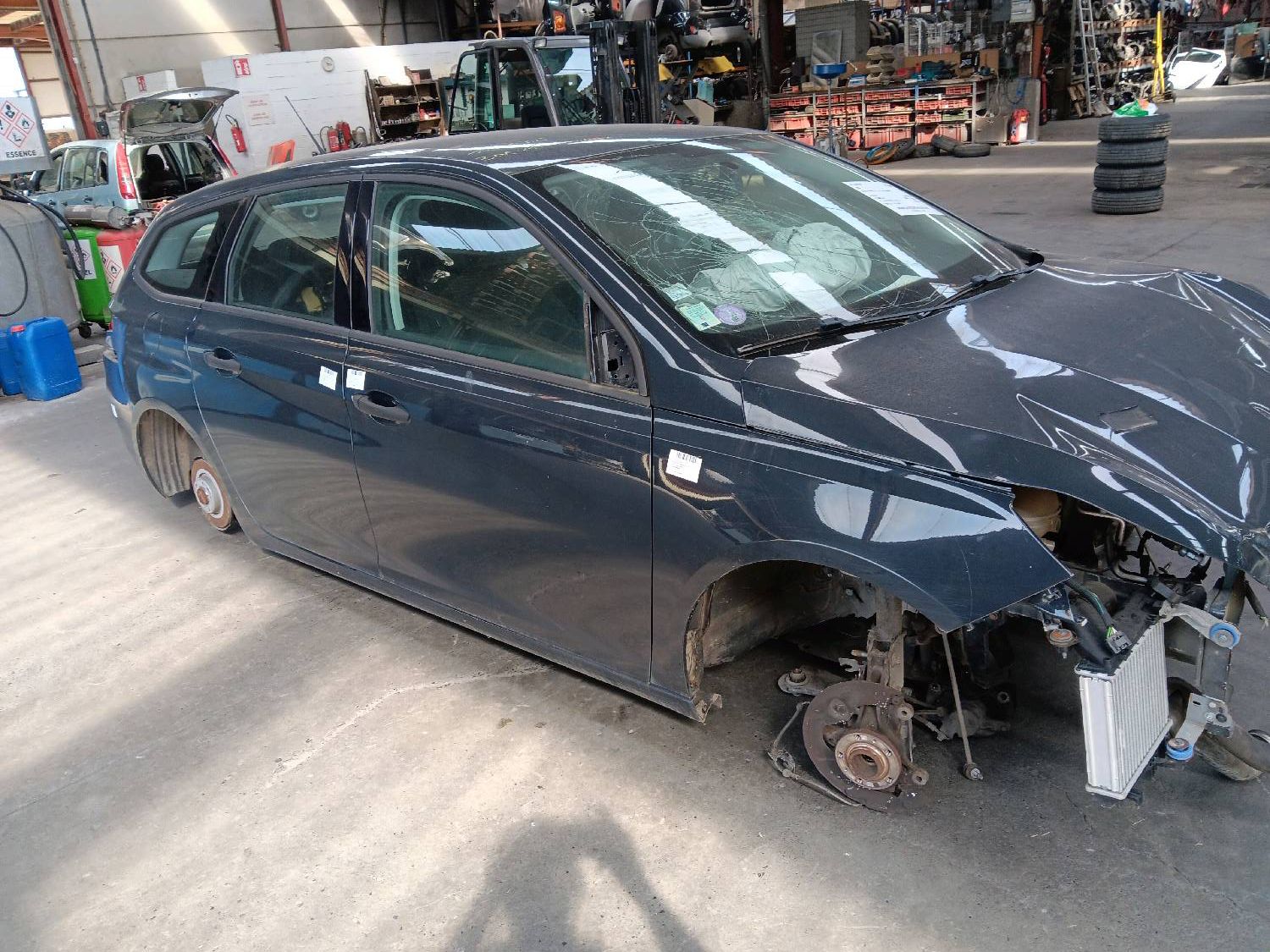 Vleugel rechts voor Peugeot 308 II 2013 - 21