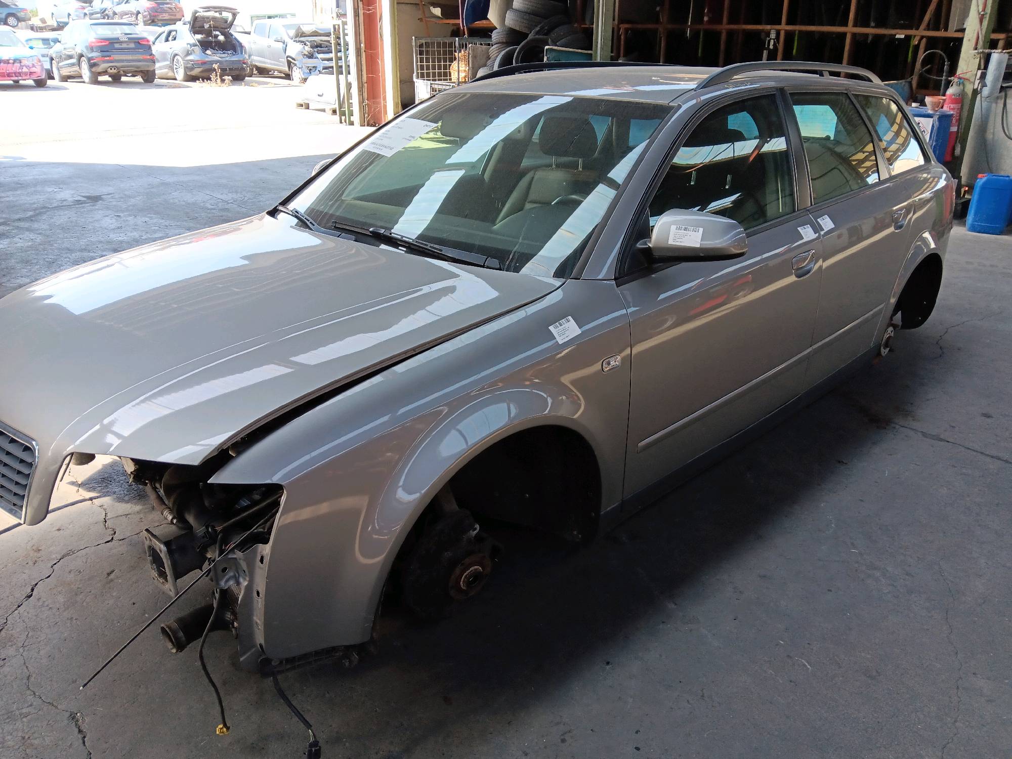 aile avant gauche Audi A4