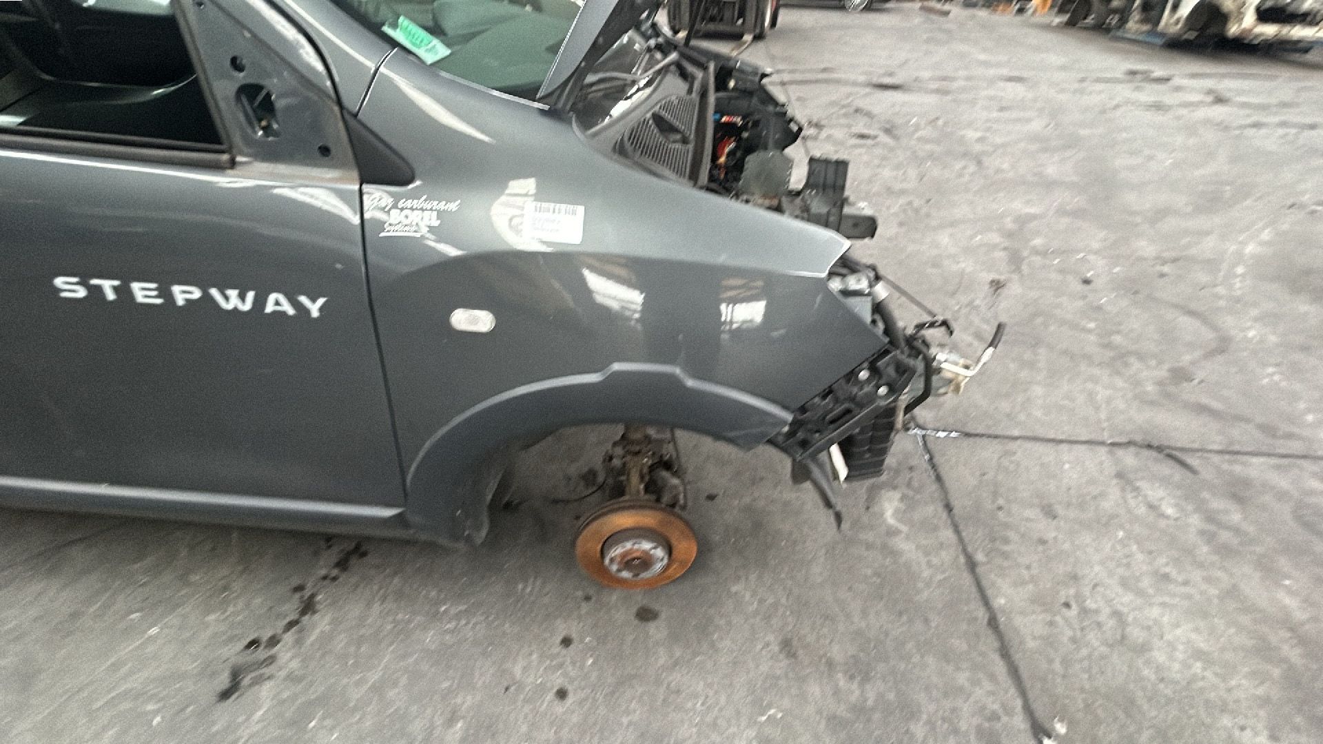 aile avant droite Dacia DOKKER 12 -