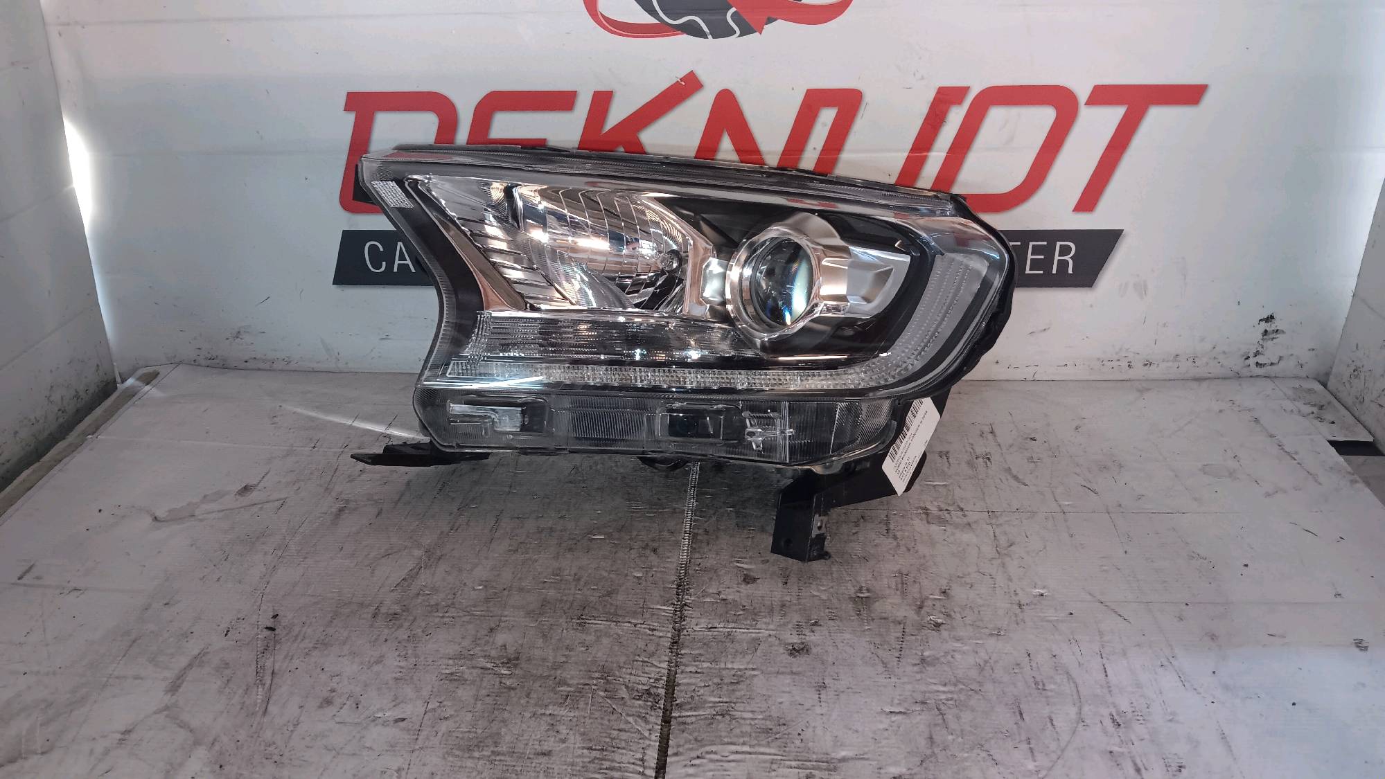 Koplamp links voor Ford RANGER III 2016 - 19