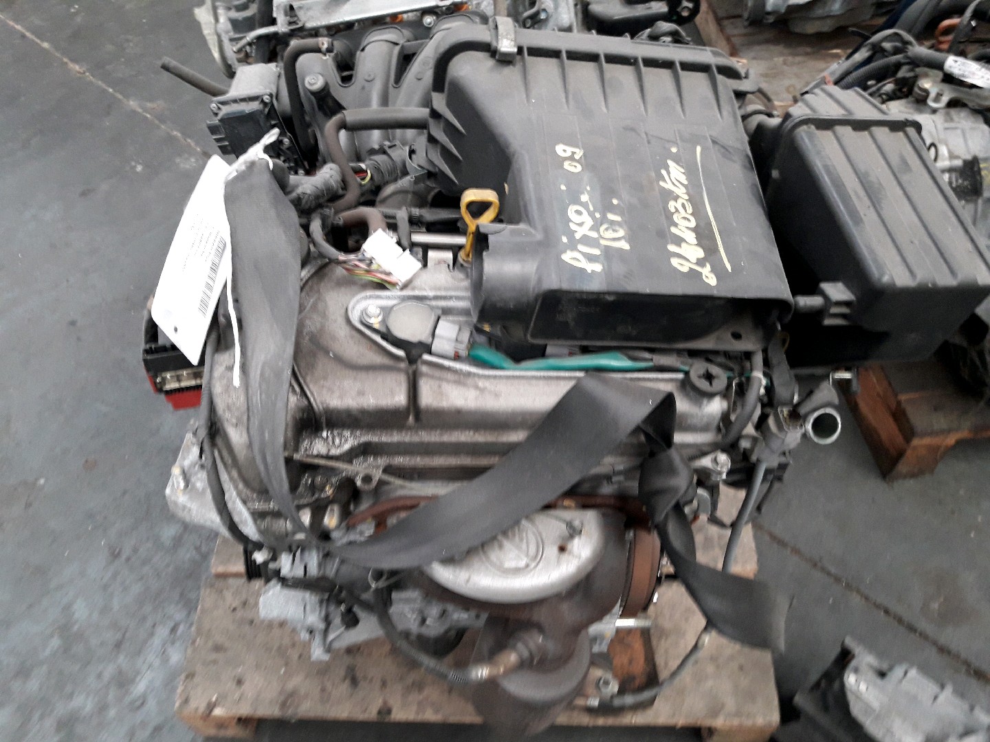 1. Motor Nissan PIXO