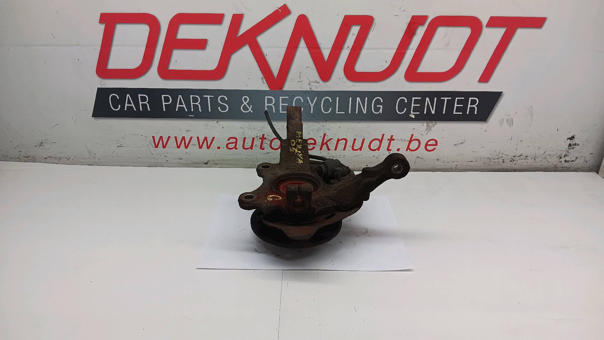 Fusee rechts voor Opel MERIVA A 2003-2010