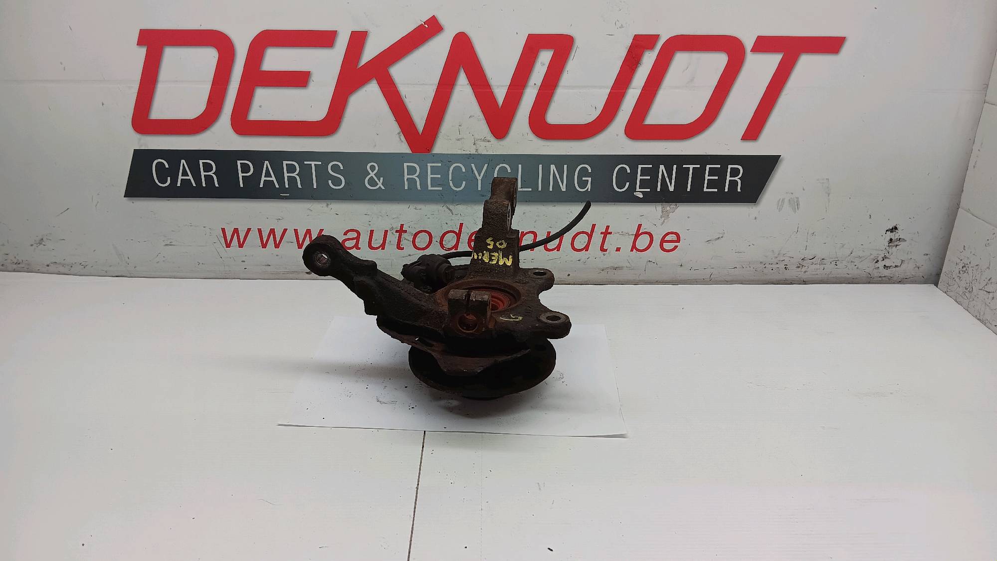 Fusee links voor Opel MERIVA A 2003-2010