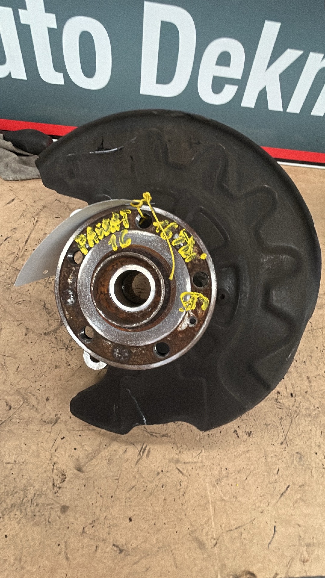 Fusee links voor Vw PASSAT B8 2015 - 19