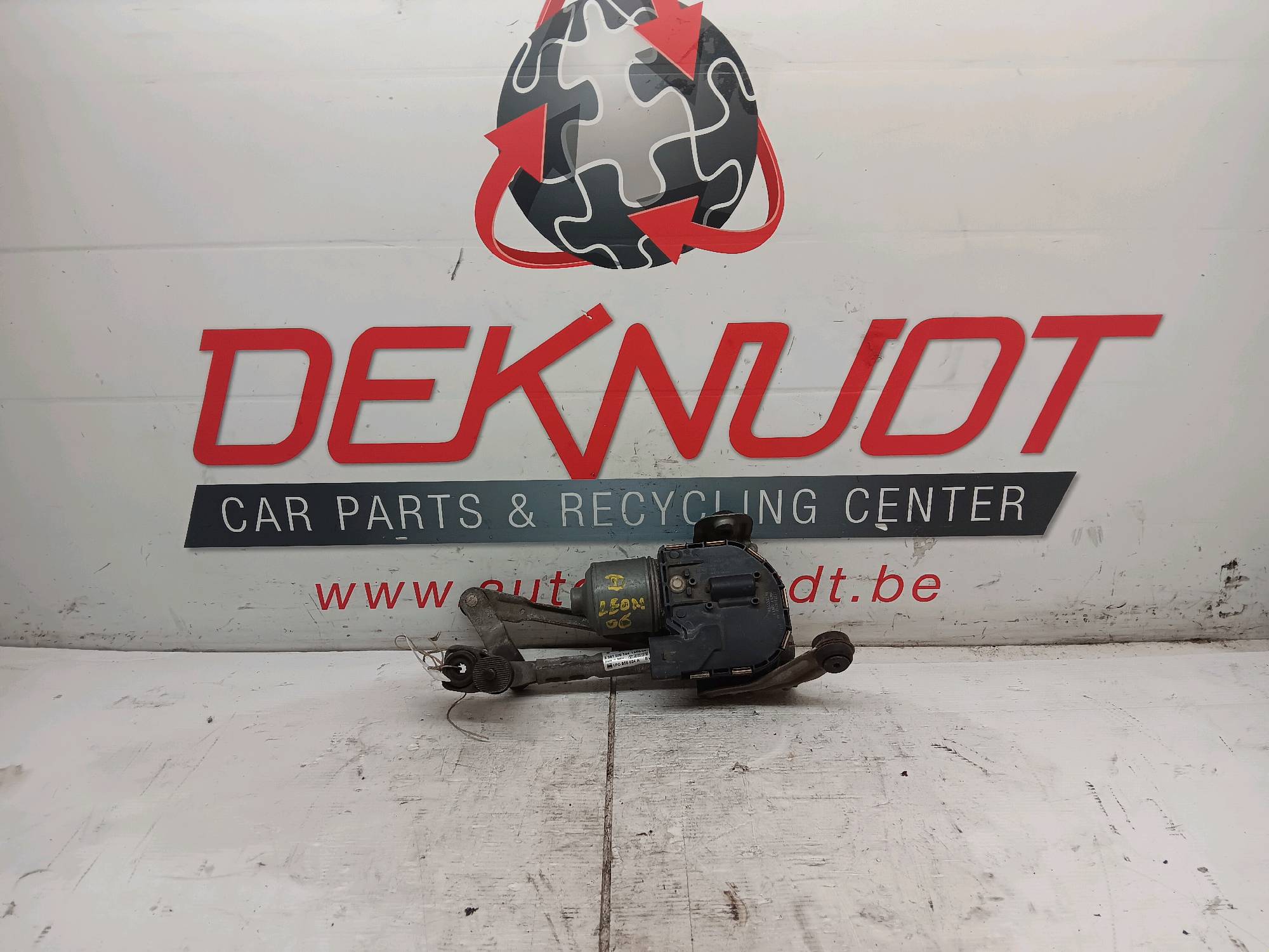 Moteur essuie glace droit Seat LEON 2005 - 12 1P