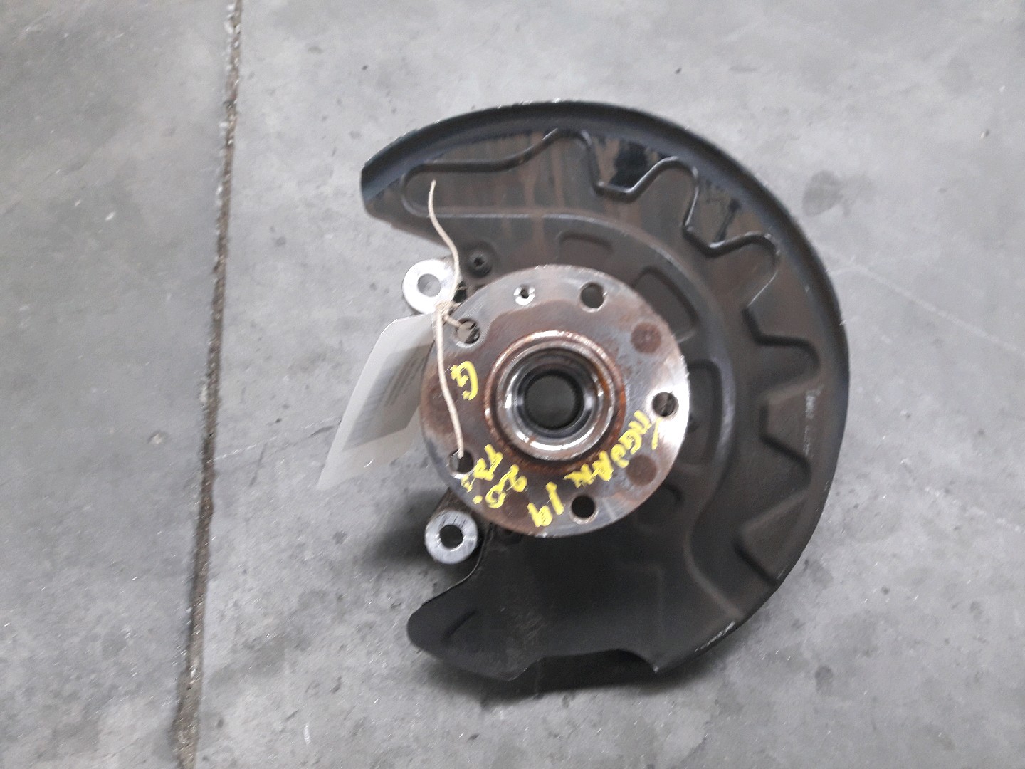 Fusee links voor Vw TIGUAN II 2016 -