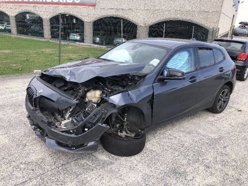 Deur links voor Bmw S1 F40 2019 - 23