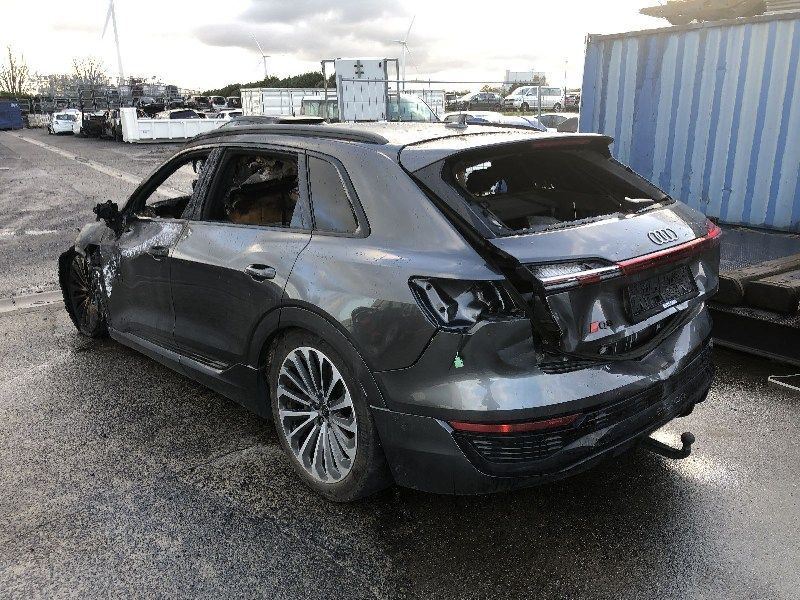 Deur links achter Audi Q8 I 2023 -