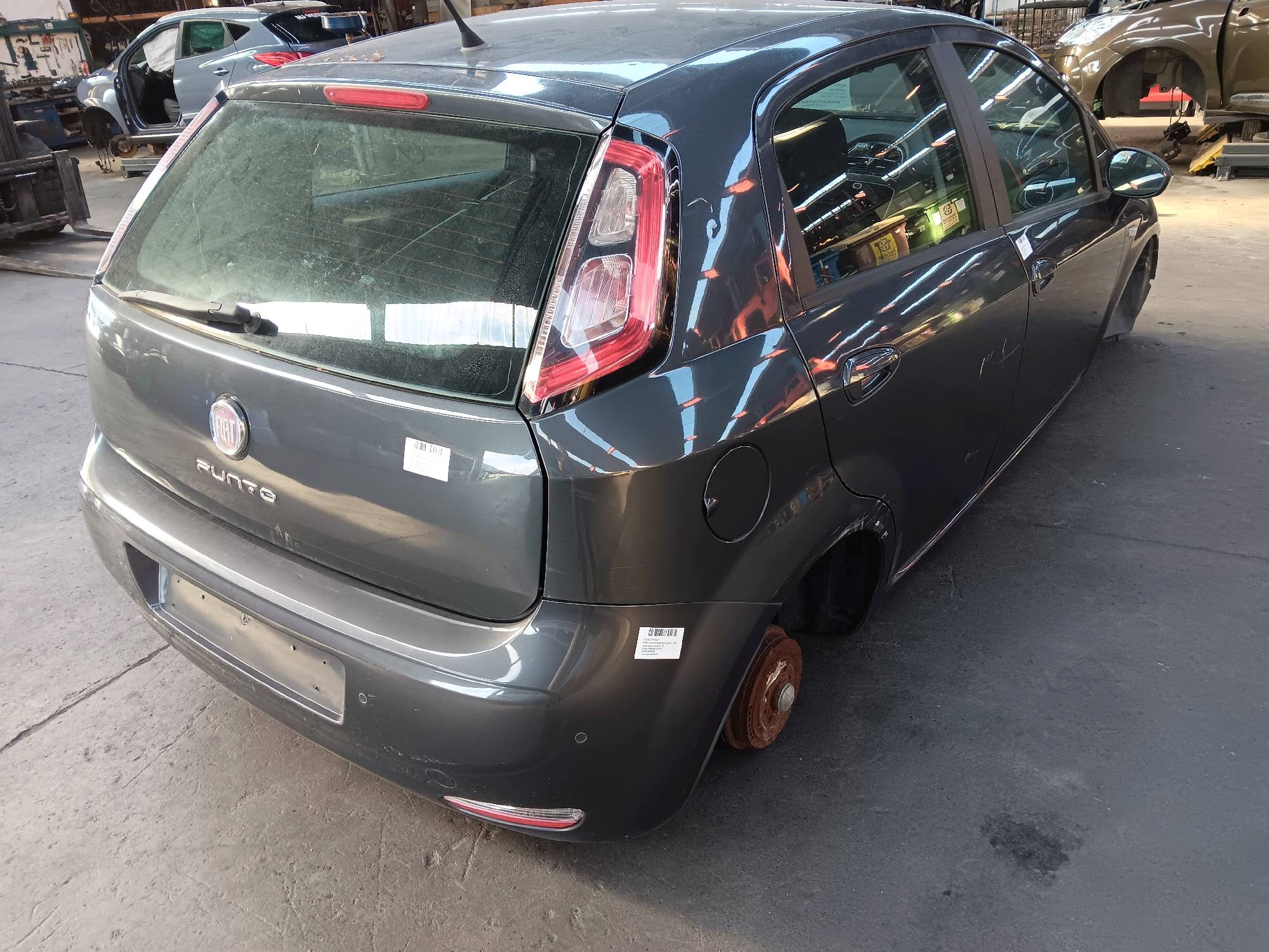 pare choc arrière Fiat PUNTO