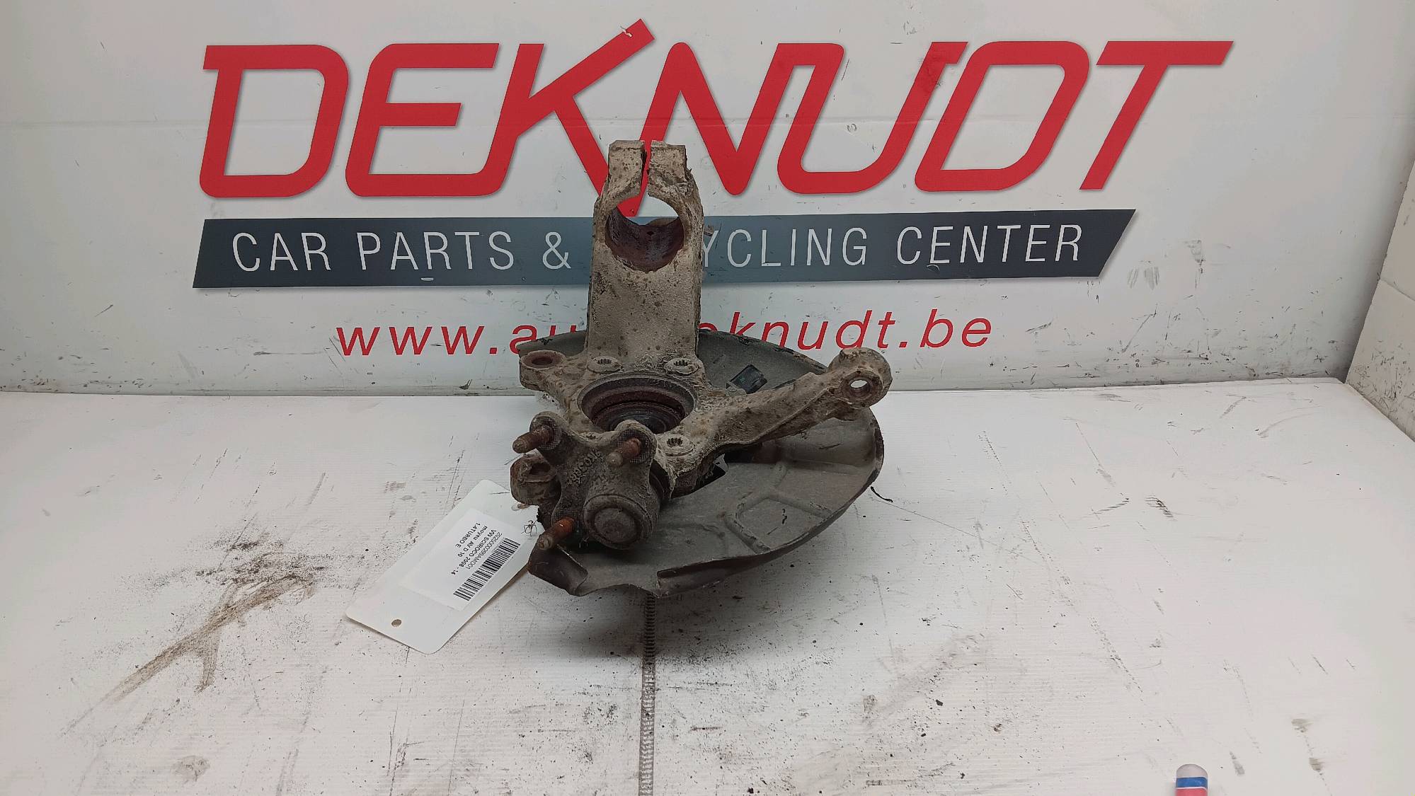 Fusee rechts voor Vw SCIROCO 2008 - 14