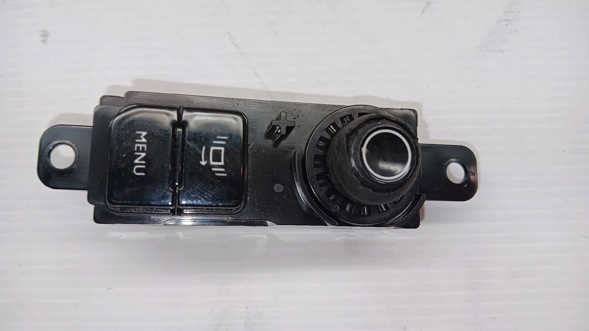commande radio Peugeot 208 I 2012 - 2015
