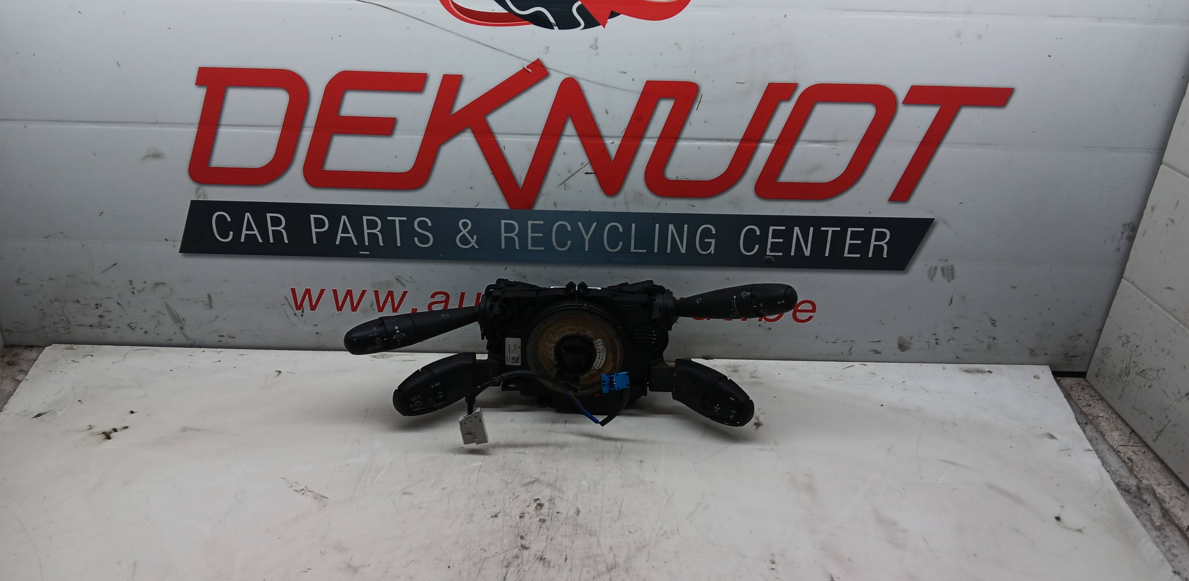 Combi verlicht en ruitenwisser schakelaar Peugeot 5008 2009 - 17