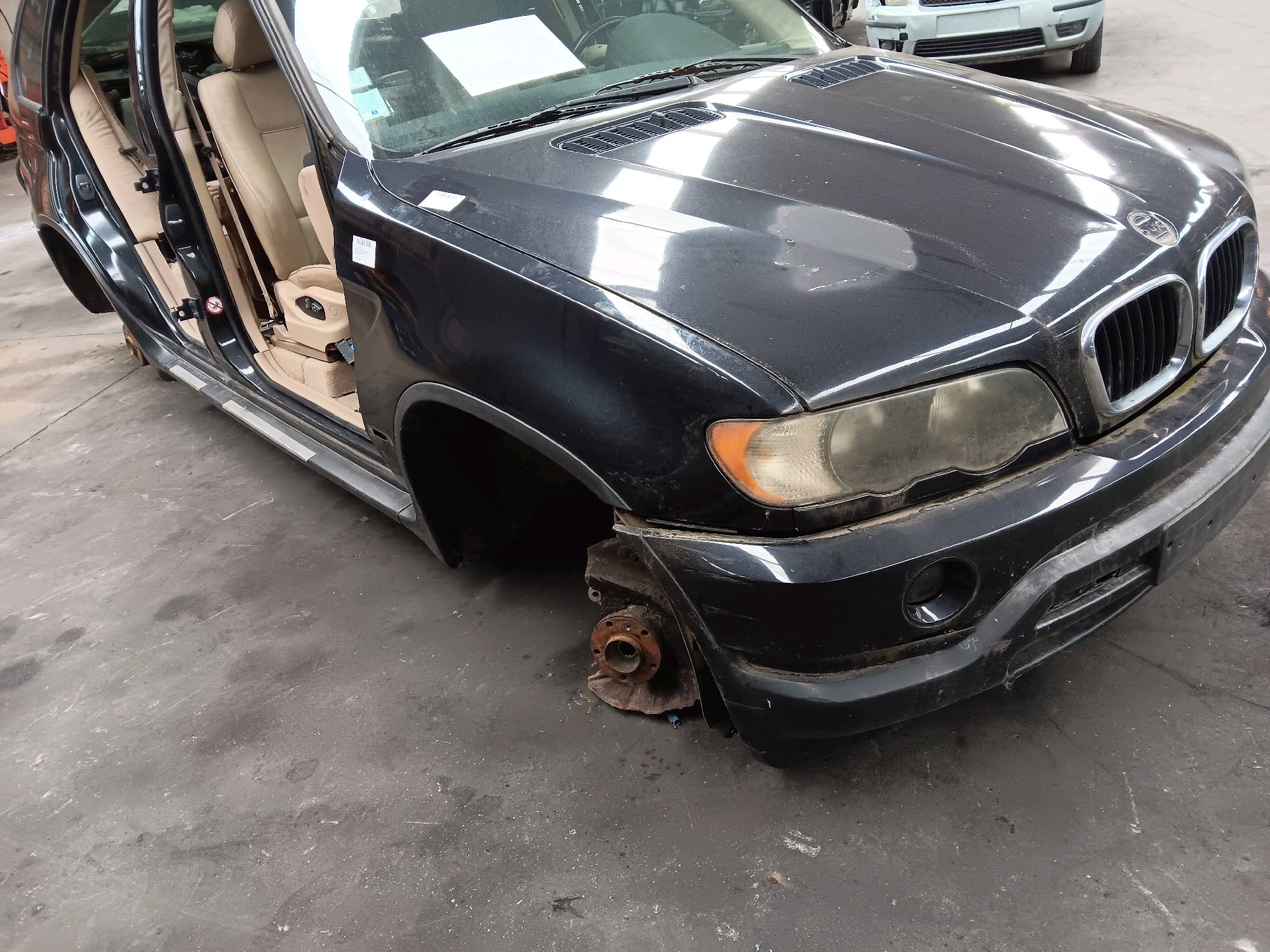 aile avant droite Bmw X5 E53 2000 - 06
