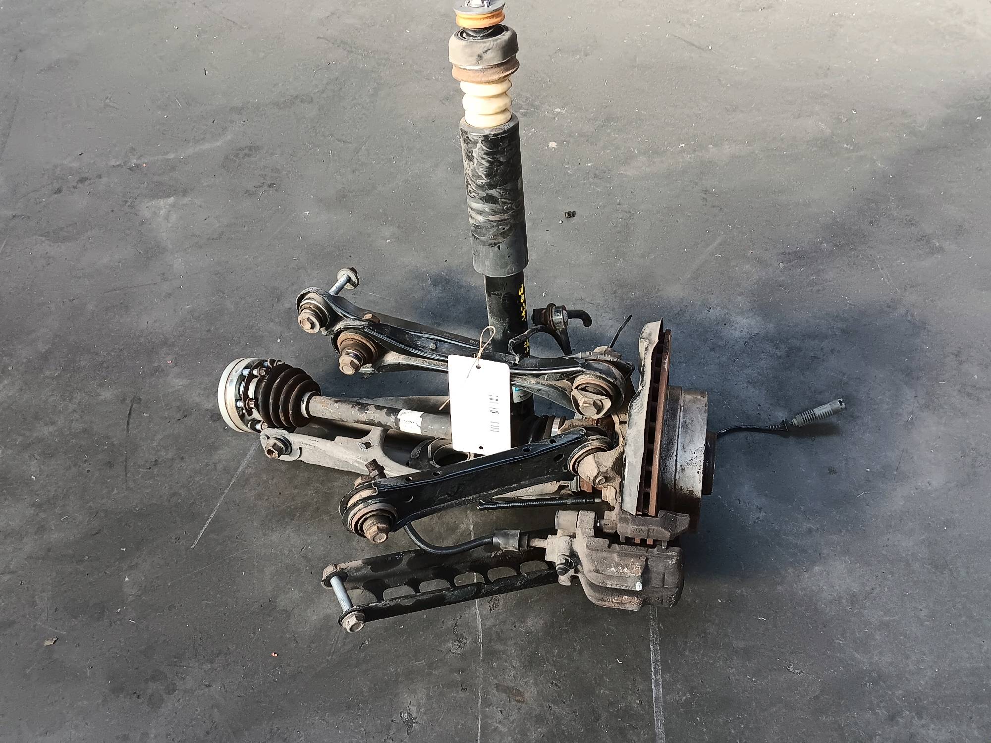 demi trian arrière gauche Bmw S3 E90 2008 - 12