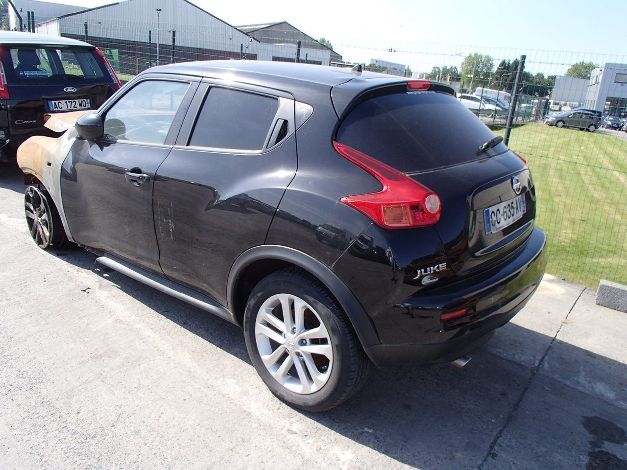 feu ARG Nissan JUKE I 2010 - 14