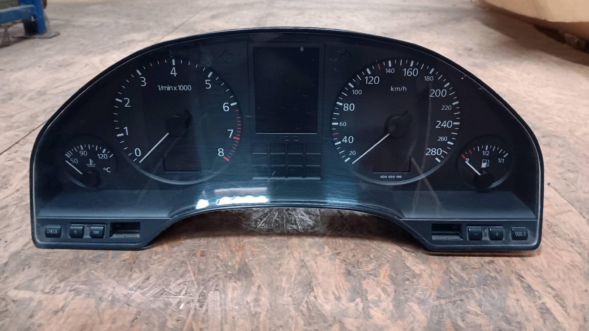 compteur kilométrique Audi A8 D2 1999 - 02